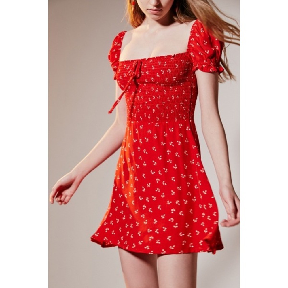 Faithfull The Brand Genevieve Floral Mini Dress Red Smocked Puff
Sleeve US 4